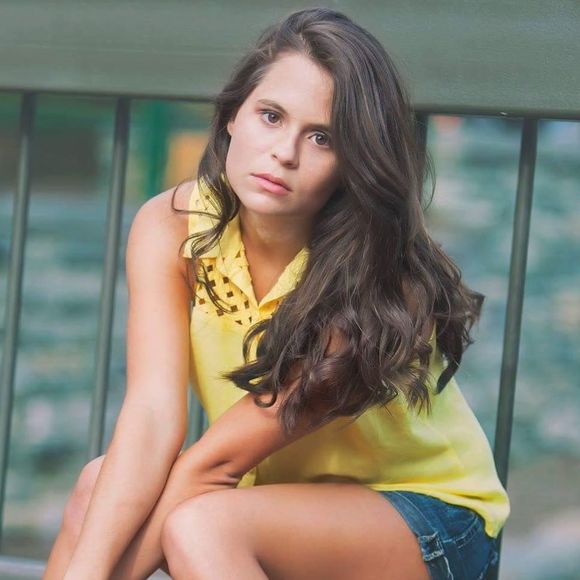 Meet your Posher, Gabi - Picture 1 of 1